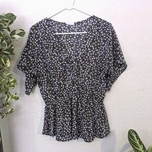 Cute Blue Floral Peplum Blouse with Flutter Sleeves Sz M